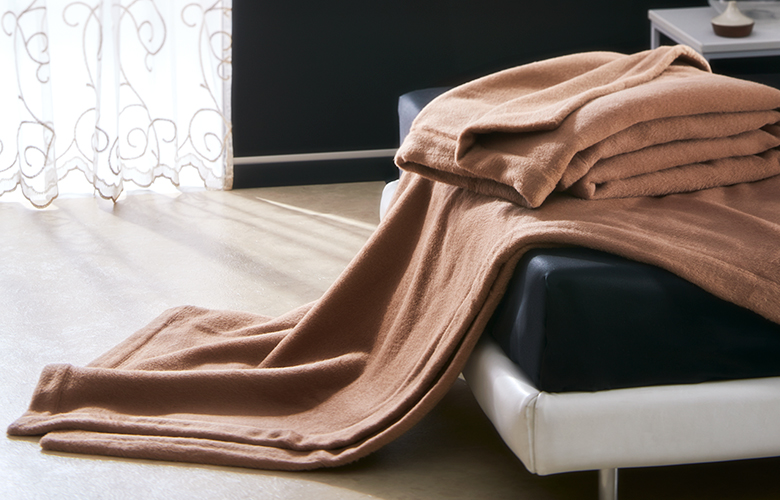 アラシャン産ベビーキャメル毛布